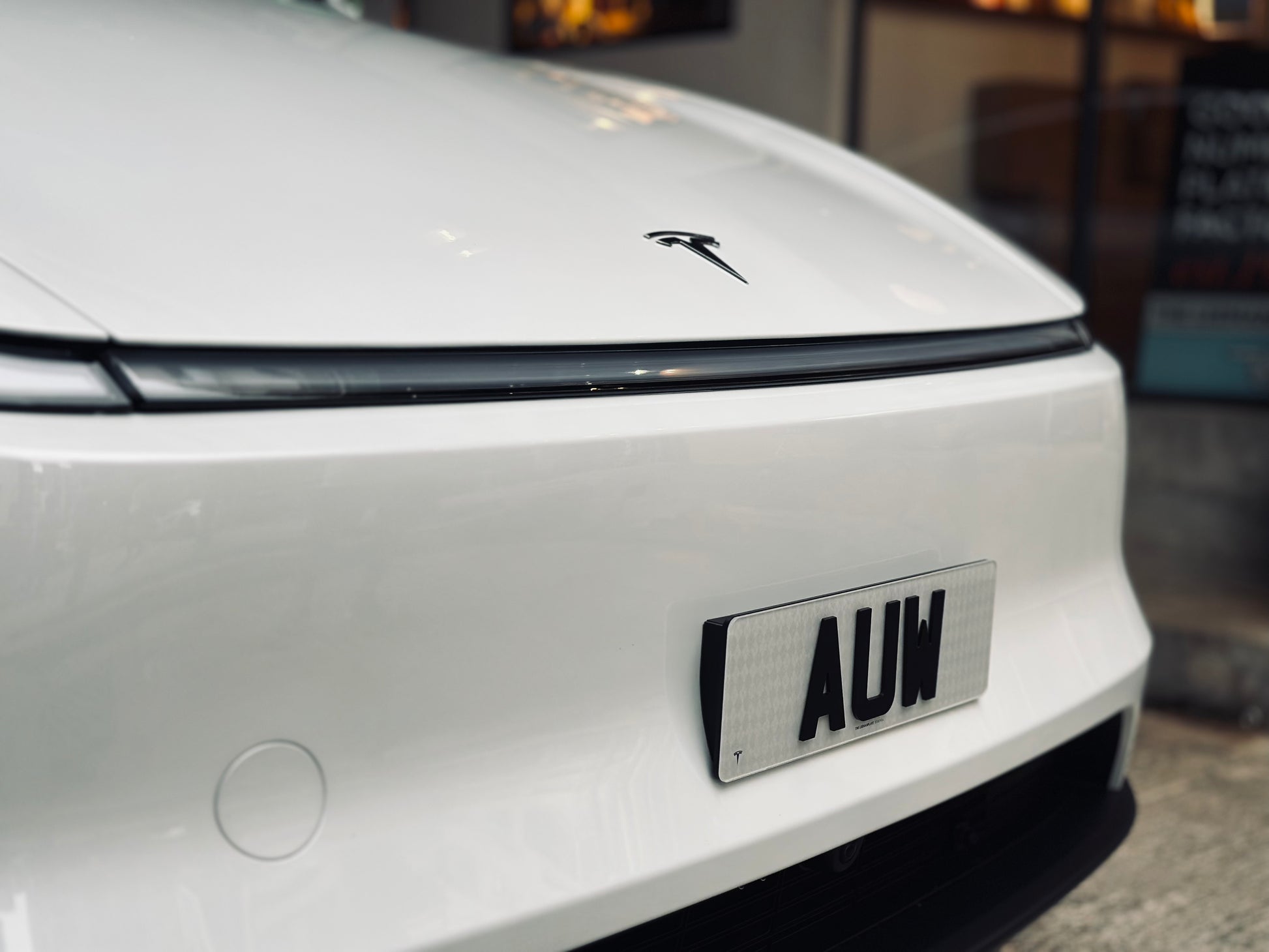 TESLA ショート ナンバー プレート ホルダー - TESLA 用に特別に設計 TESLA ショート ナンバー プレート ホルダー - TESLA 用に特別に設計